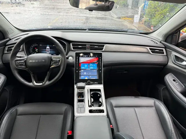 Roewe RX5 — Фото автомобиля 12
