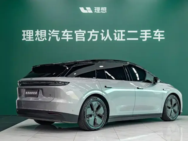 Li Auto Li Auto i6 2025 2WD Base Model — Фото автомобиля 4
