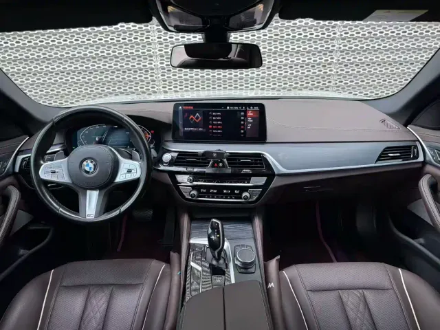 BMW 5 Series — Фото автомобиля 5