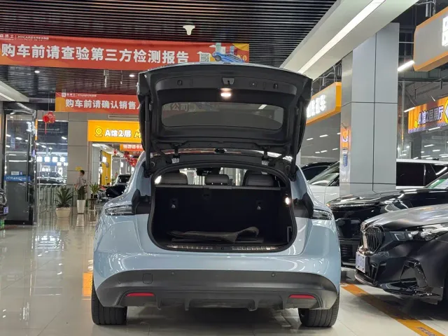 Nio ET5 Touring — Фото автомобиля 6