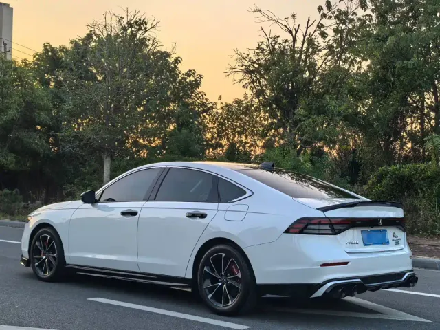 Honda Accord — Фото автомобиля 4