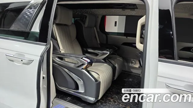 Kia Carnival Generation 4 — Фото автомобиля 11