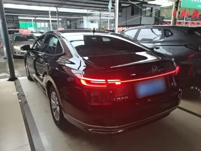 Volkswagen Passat — Фото автомобиля 4