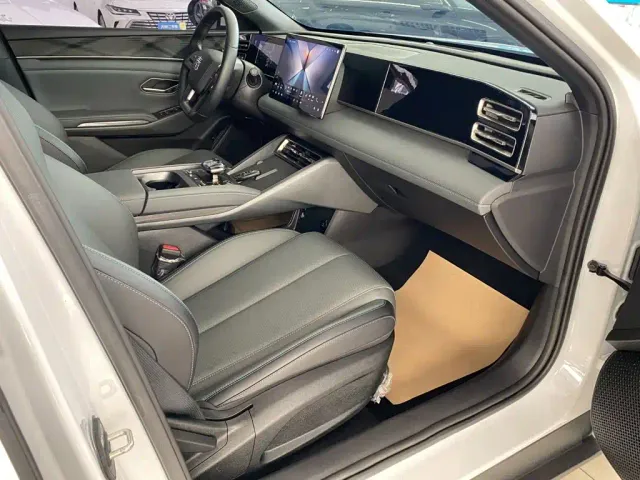 BYD Qin L — Фото автомобиля 10