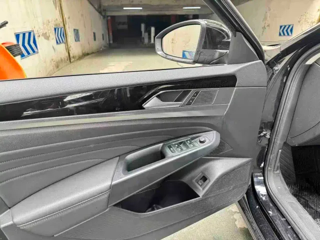 Volkswagen Passat — Фото автомобиля 7