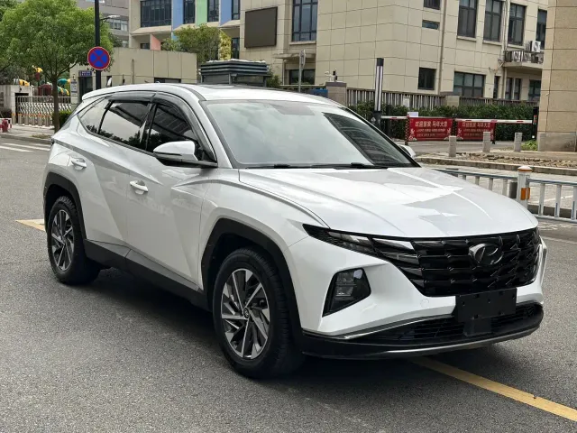 Hyundai Tucson — Фото автомобиля 3