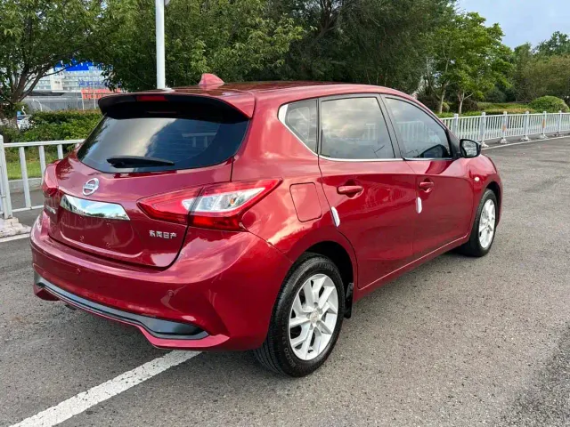 Nissan Tiida — Фото автомобиля 12