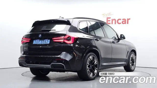 BMW iX3 G08 (2020–2024) — Фото автомобиля 2
