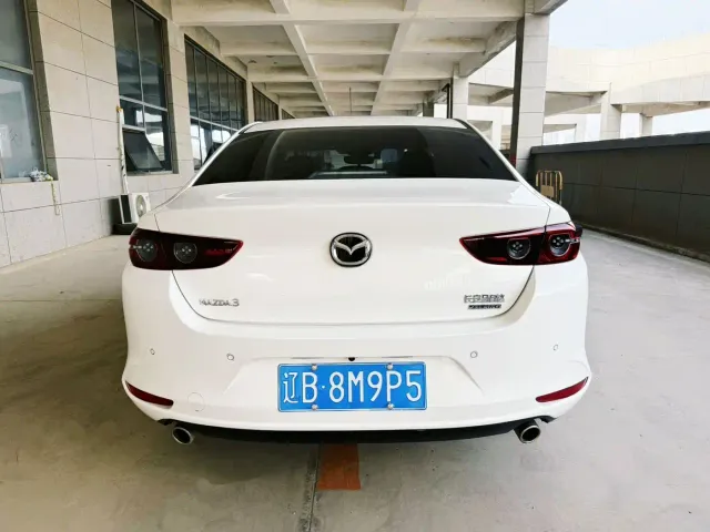 Mazda Axela — Фото автомобиля 5