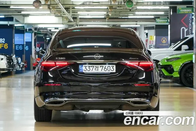 Mercedes-Benz S-Class — Фото автомобиля 2