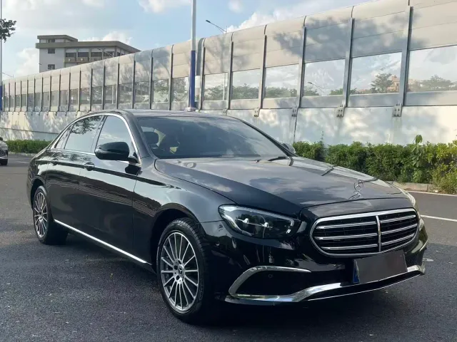 Mercedes-Benz E-Class — Фото автомобиля 5