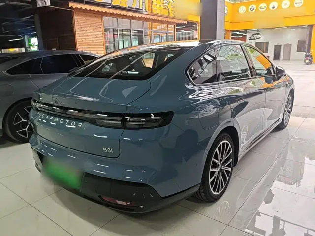 Leapmotor B01 — Фото автомобиля 6
