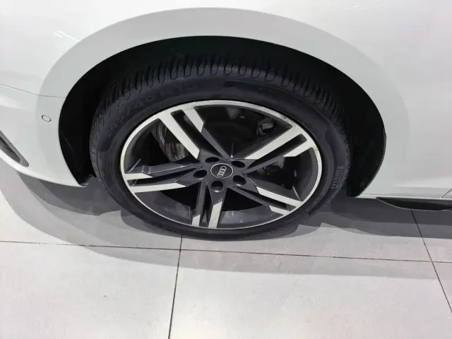 Audi A4L — Фото автомобиля 16