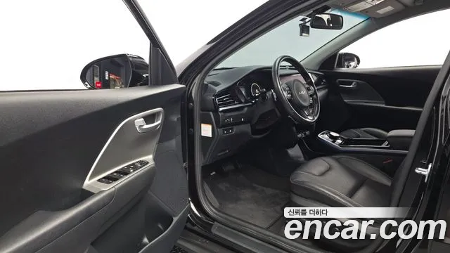 Kia Niro Niro Plus Air — Фото автомобиля 10