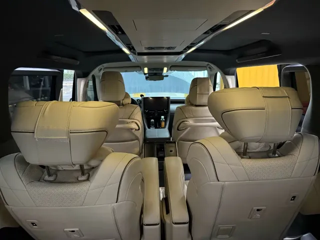 Toyota Alphard — Фото автомобиля 9