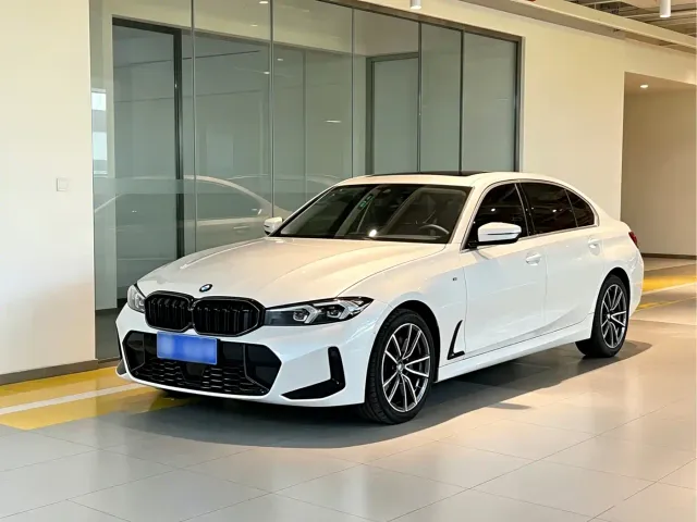 Фотография автомобиля — BMW 3 Series