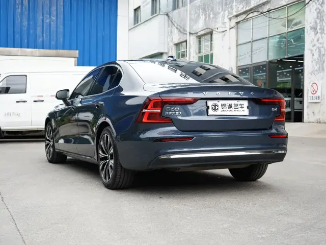 Volvo S60 — Фото автомобиля 19