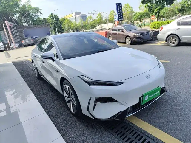 Geely Galaxy E8 — Фото автомобиля 3