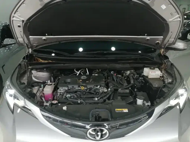 Toyota Sienna — Фото автомобиля 19