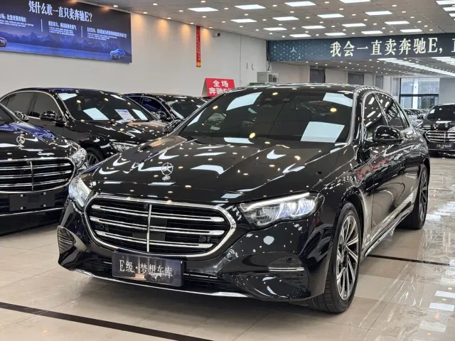 Mercedes-Benz E-Class — Фото автомобиля 2