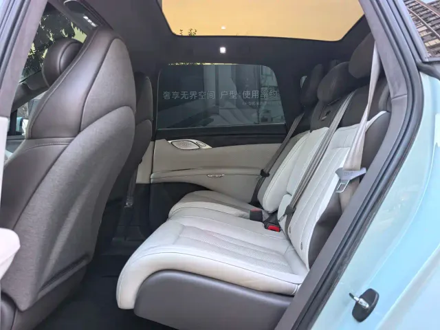 IM Motors LS7 — Фото автомобиля 10