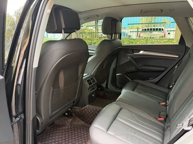 Audi Q5L — Фото автомобиля 7