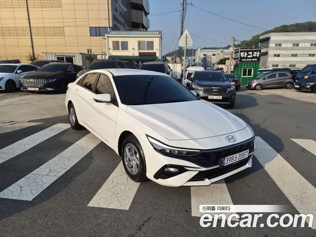 Фотография автомобиля — Hyundai Avante CN7