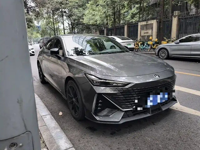Changan UNI-V — Фото автомобиля 3