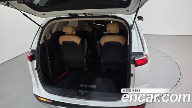 Kia Canival Carnival 4 поколение Бензин 9 мест Prestige — Фото автомобиля 20