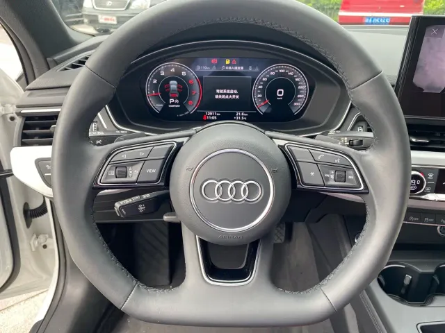 Audi A4L — Фото автомобиля 14