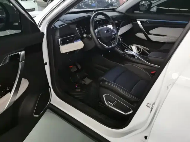 Geely Boyue — Фото автомобиля 15