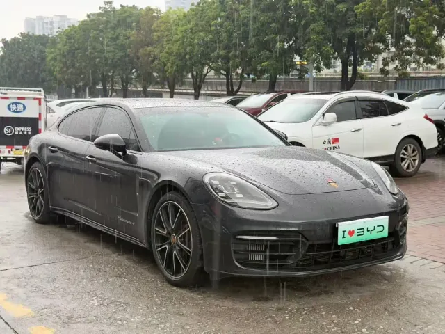 Porsche Panamera — Фото автомобиля 3