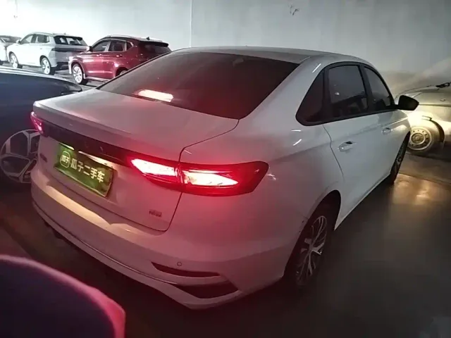 Geely Emgrand — Фото автомобиля 4