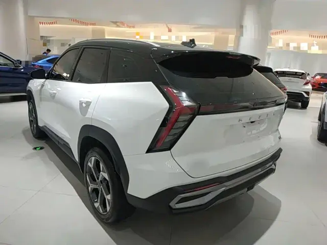Geely Boyue L — Фото автомобиля 4