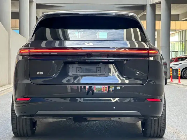 Li Auto L7 — Фото автомобиля 4