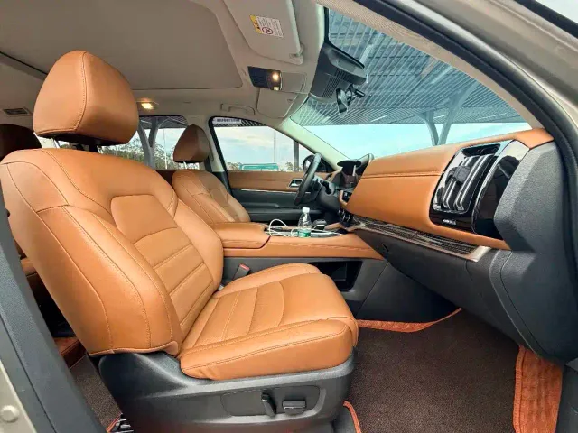 Nissan Terra — Фото автомобиля 9