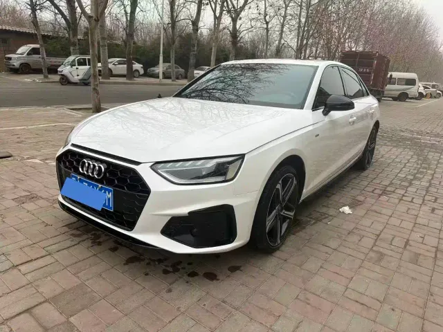 Фотография автомобиля — Audi A4L