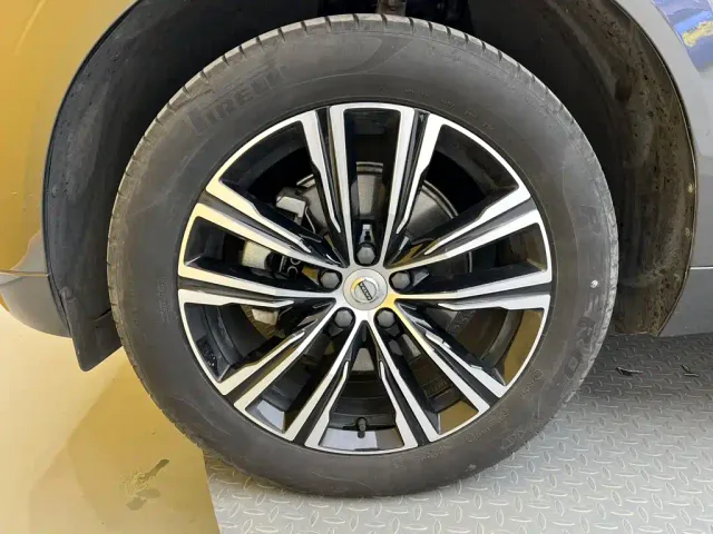 Volvo XC60 — Фото автомобиля 10