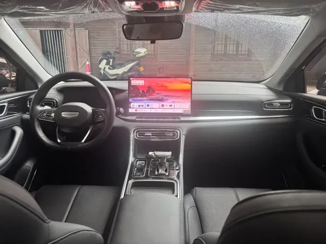 Geely Emgrand — Фото автомобиля 14