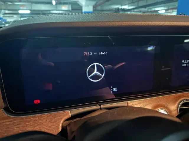 Mercedes-Benz E-Class — Фото автомобиля 4