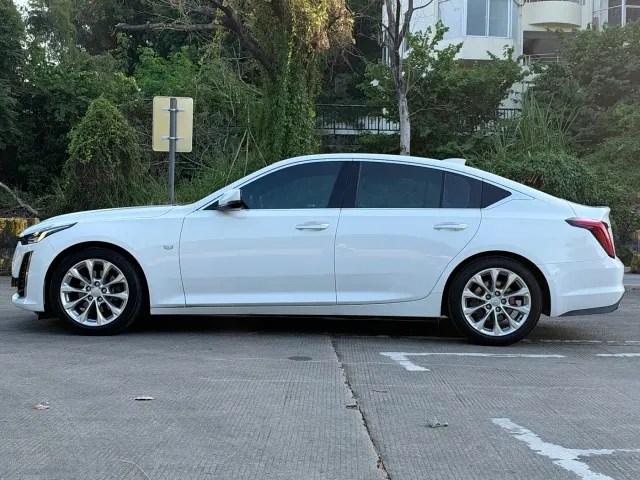 Cadillac CT5 — Фото автомобиля 5