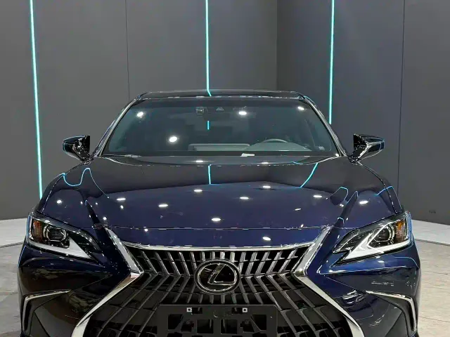 Lexus ES — Фото автомобиля 2