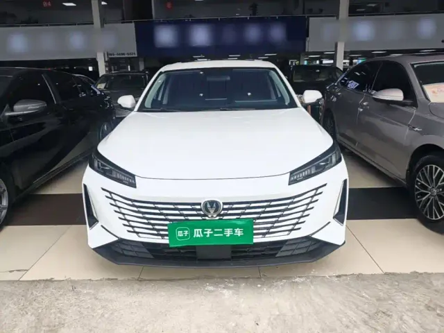 Changan Eado — Фото автомобиля 2