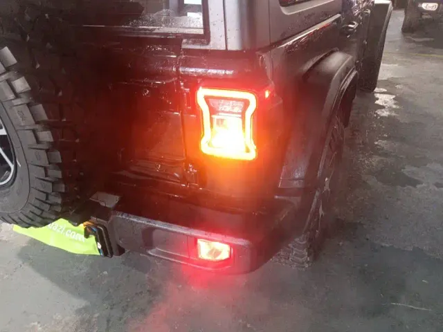 Jeep Wrangler — Фото автомобиля 23
