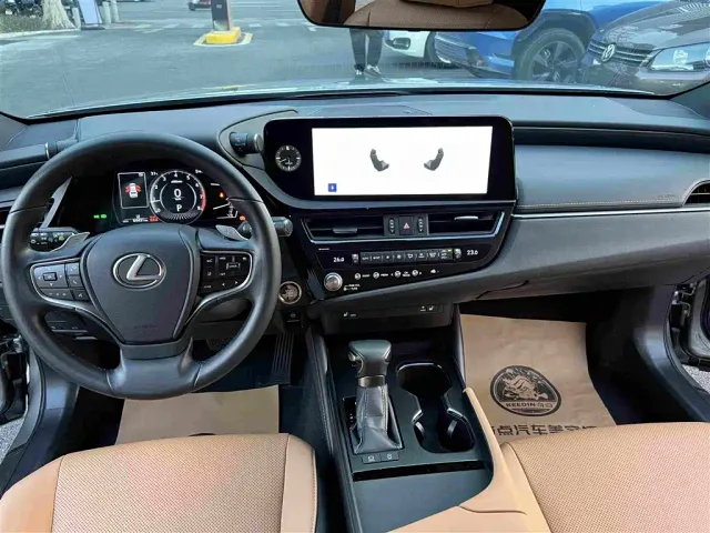 Lexus ES — Фото автомобиля 9