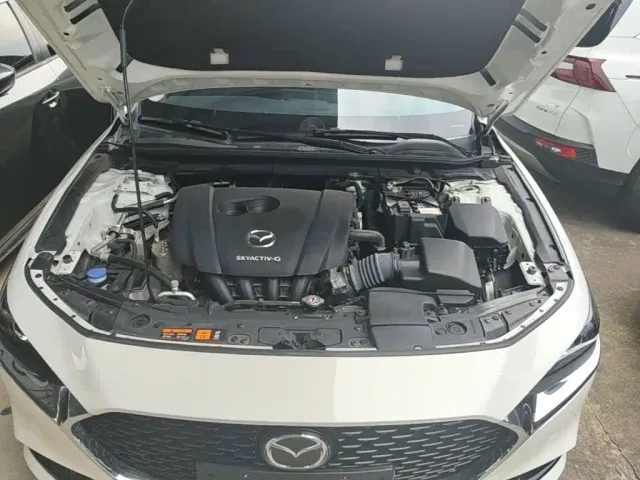 Mazda Axela — Фото автомобиля 19