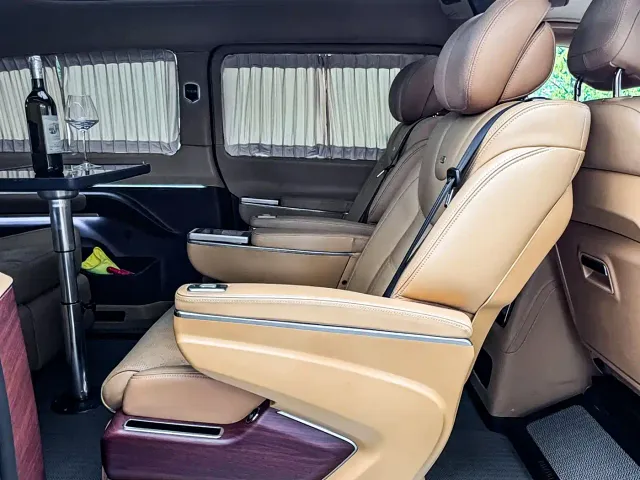 Mercedes-Benz V-Class — Фото автомобиля 23