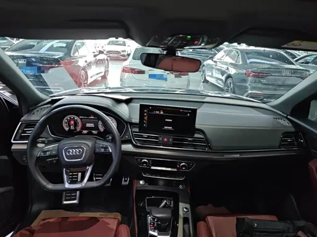 Audi Q5L — Фото автомобиля 9