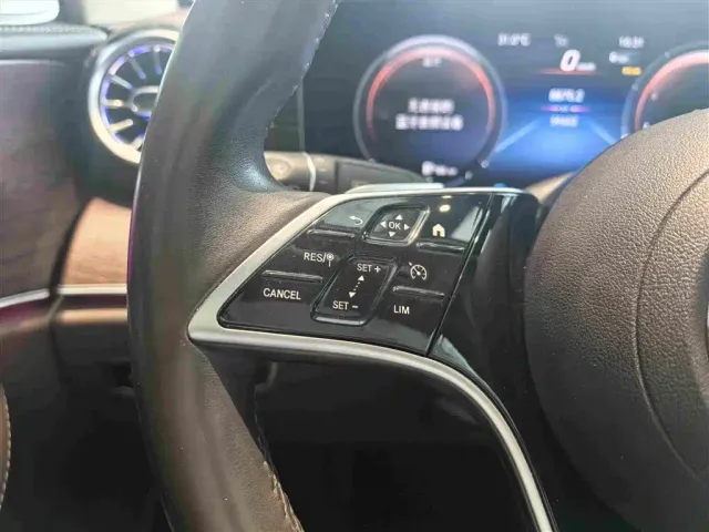 Mercedes-Benz E-Class — Фото автомобиля 11