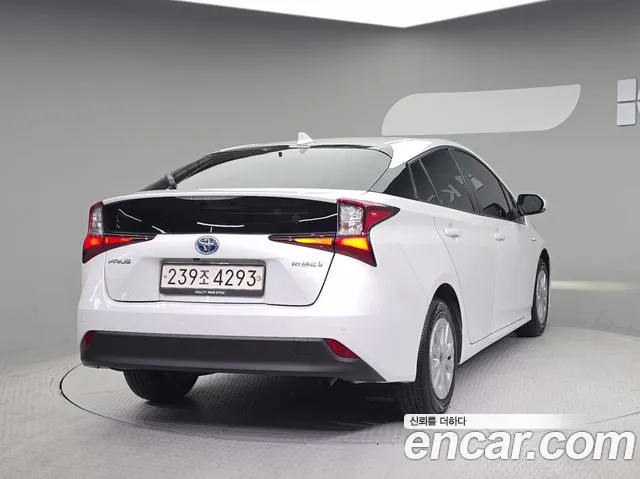 Toyota Prius — Фото автомобиля 4